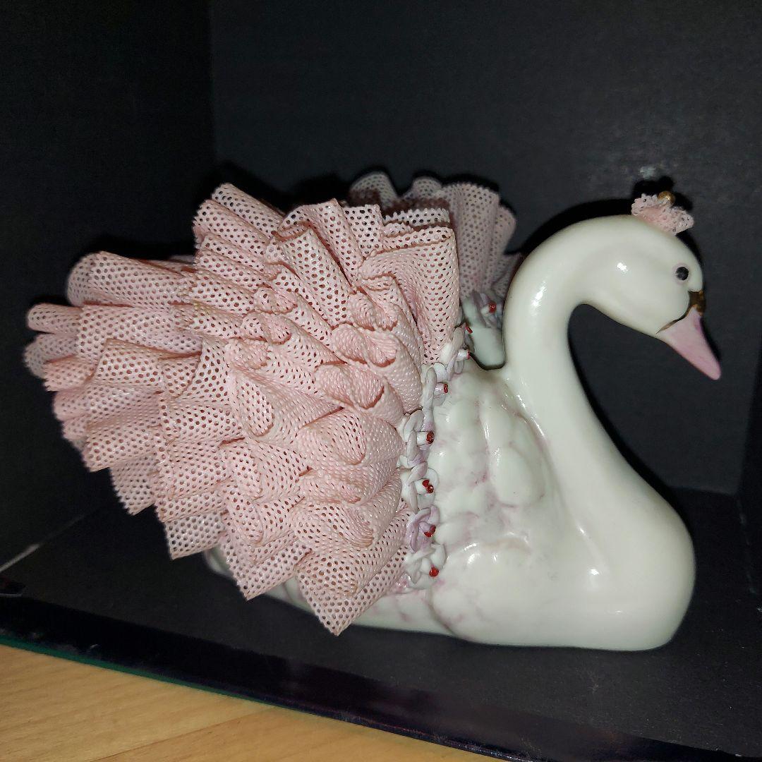 Irish Dresden Ireland　白鳥　レース　ピンク　置物