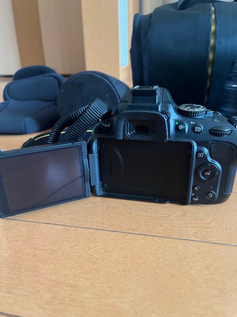 ショット数少：Nikon D5100 18-55/55-300VR Kit