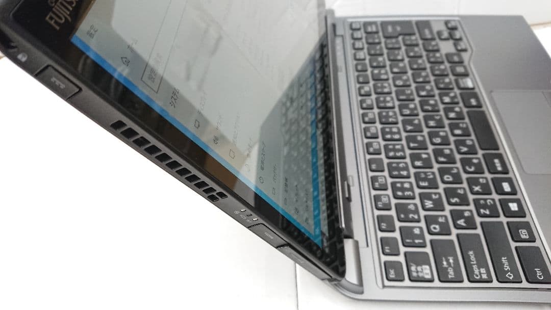 Fujitsu ARROWS タッチ可 Q737/R i5 2.7GHz 4GB