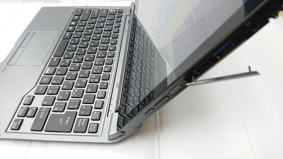 Fujitsu ARROWS タッチ可 Q737/R i5 2.7GHz 4GB