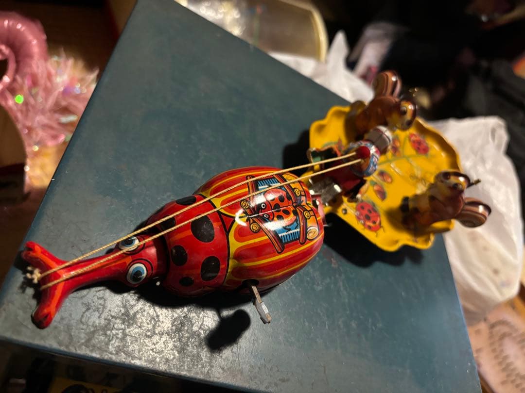 【ブリキ】カラフルなクワガタとお猿とリスのおもちゃ