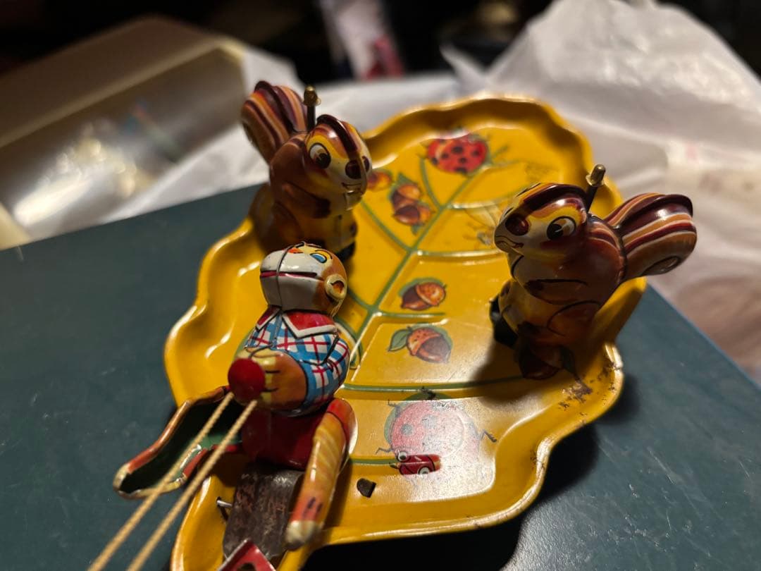 【ブリキ】カラフルなクワガタとお猿とリスのおもちゃ