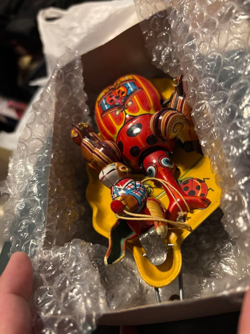 【ブリキ】カラフルなクワガタとお猿とリスのおもちゃ