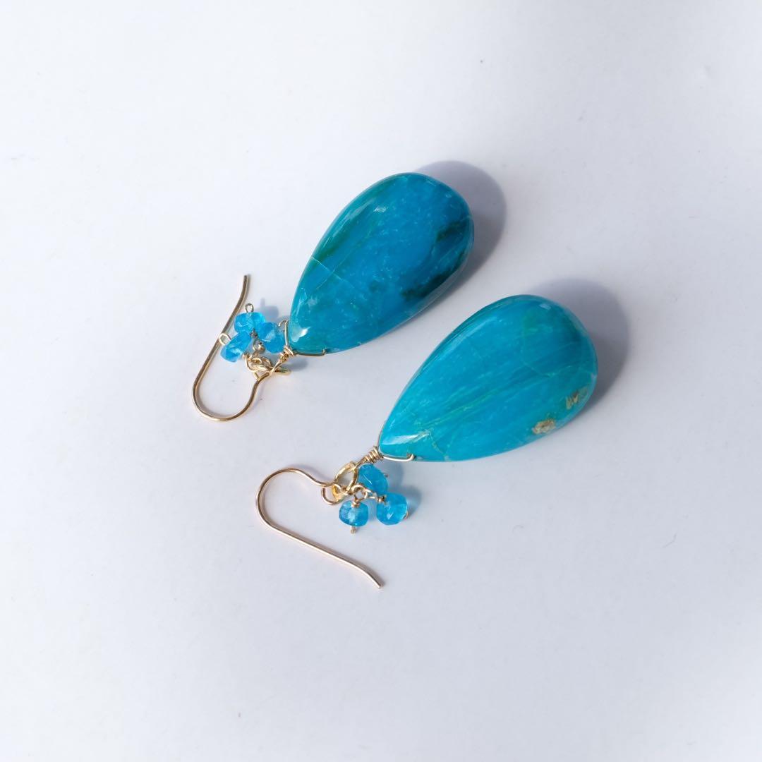 希少！オパリーナピアス・ネオンブルーアパタイトピアス/イヤリング