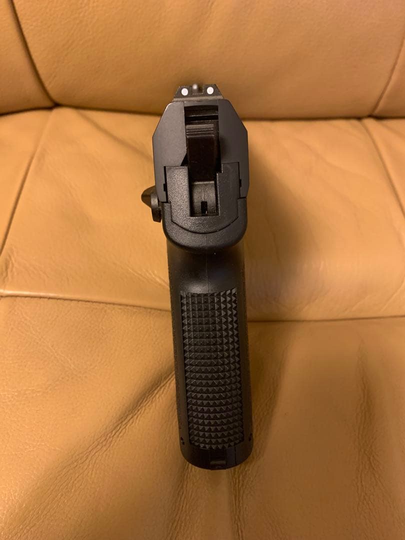 東京マルイ H&K USP 電動ガン　バッテリー、充電器付き