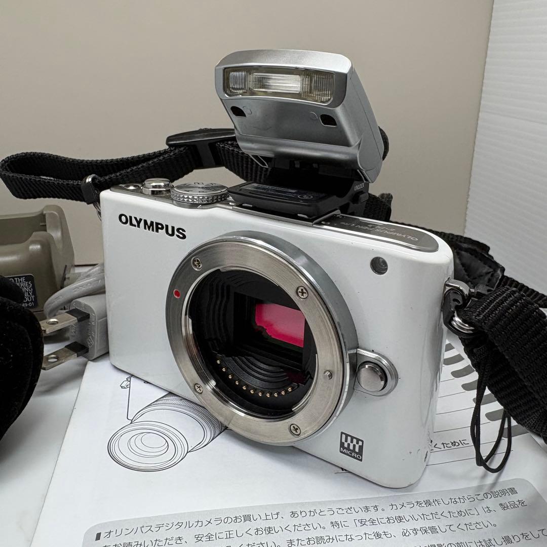 2799 オリンパス PEN PL3 デジタルカメラ コンデジ 一眼　ホワイト