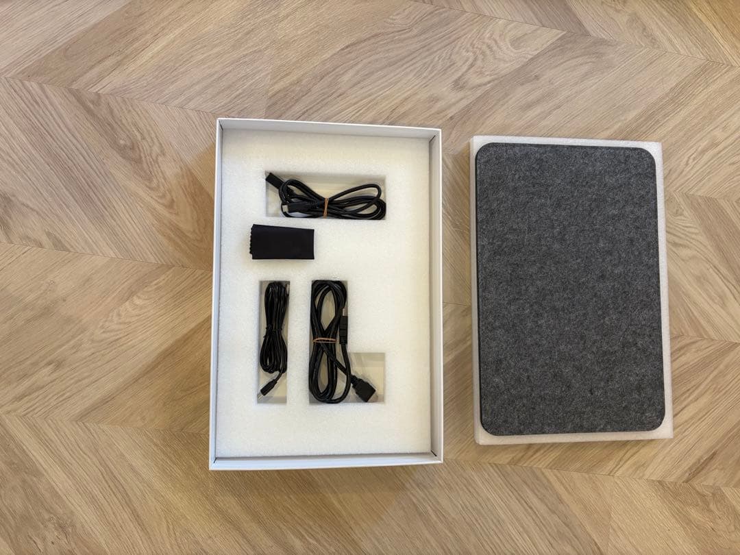 アイリスオーヤマ　ポータブルモニター　スタンド付