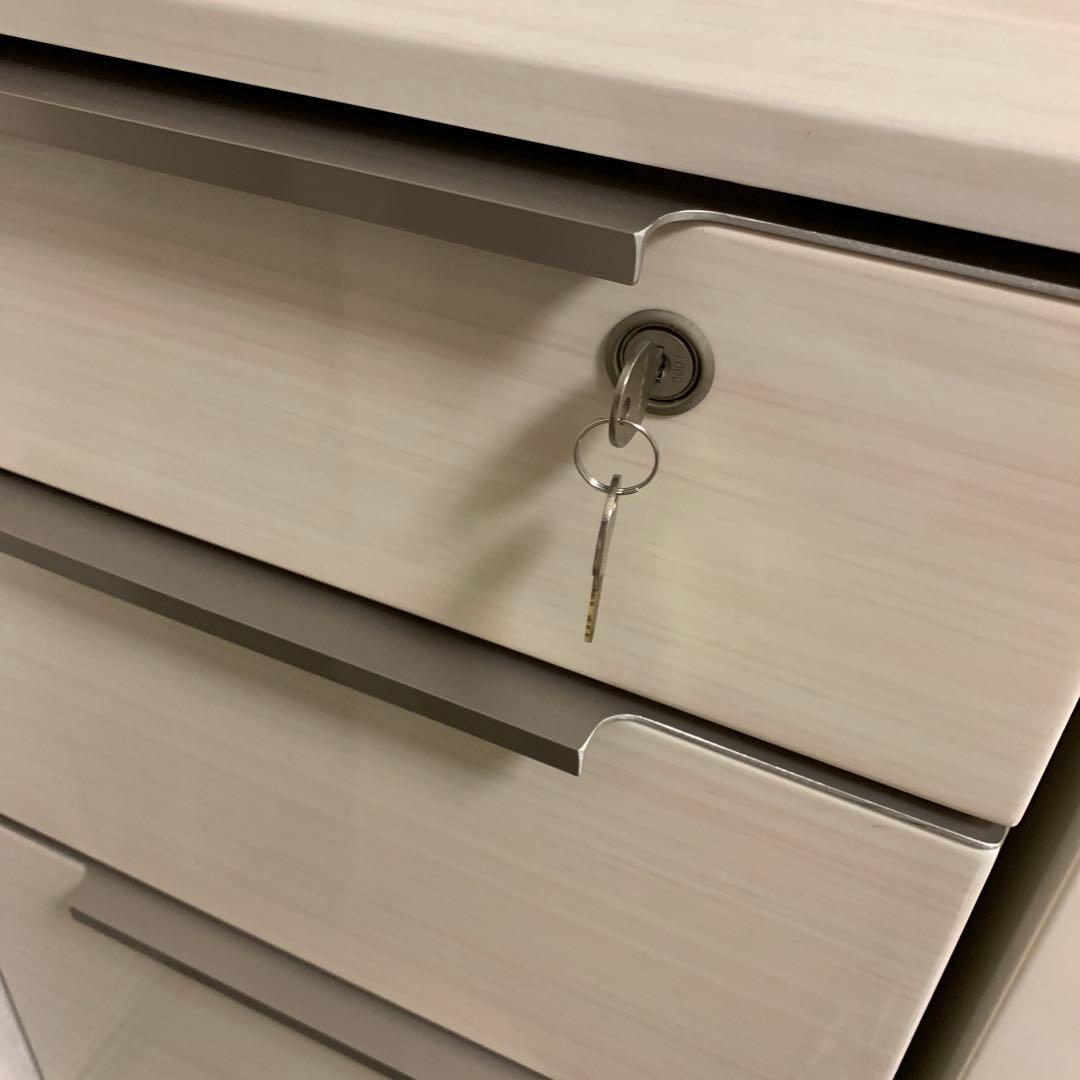 引き取り限定　美品　デスク　デスクチェア