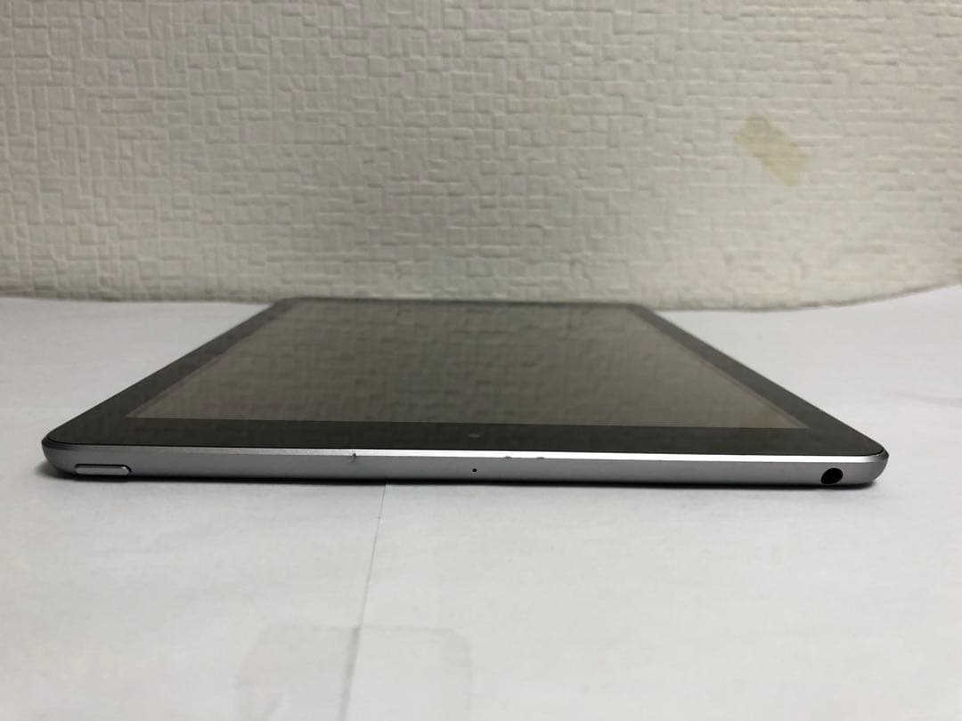 iPad（第5世代）128GB Wi-Fiモデル スペースグレイ No.29