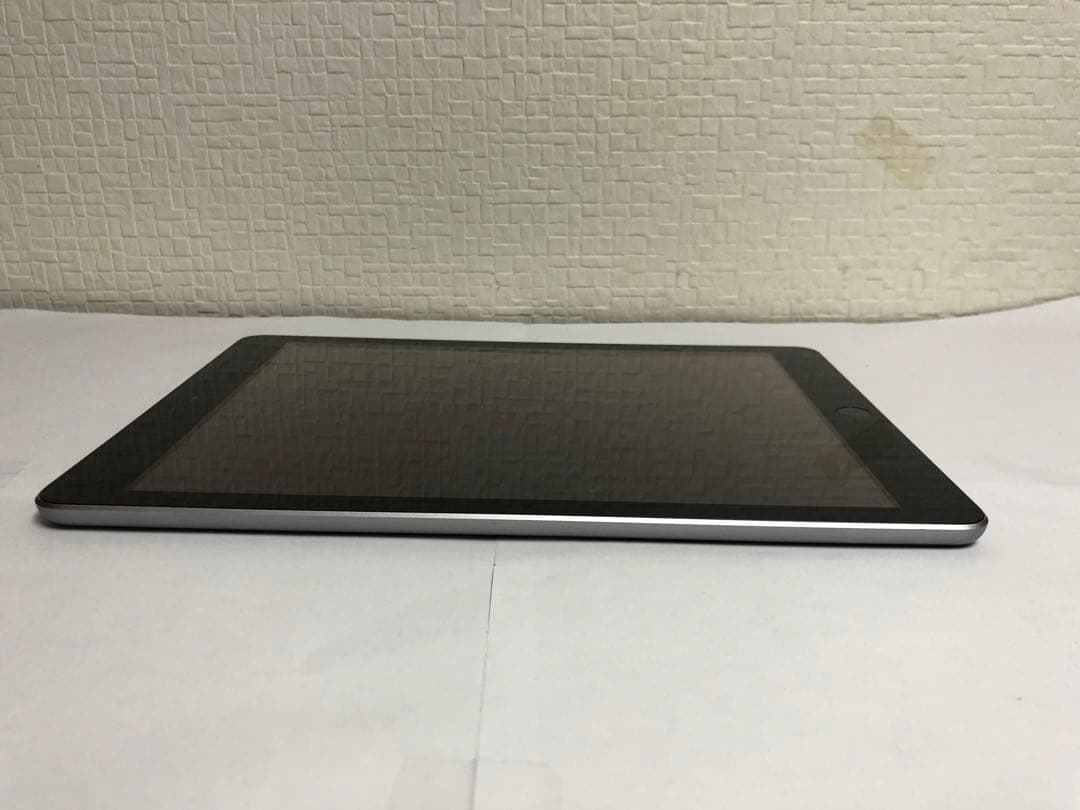 iPad（第5世代）128GB Wi-Fiモデル スペースグレイ No.29