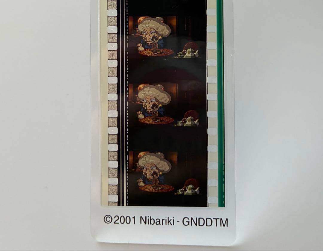 ジブリ　千と千尋の神隠し　しおり　フィルム　ブックマーカー　2枚