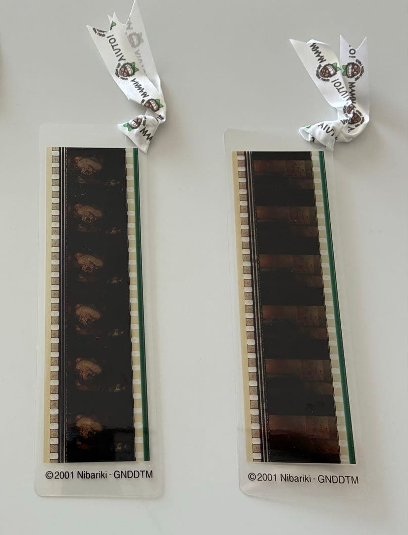 ジブリ　千と千尋の神隠し　しおり　フィルム　ブックマーカー　2枚
