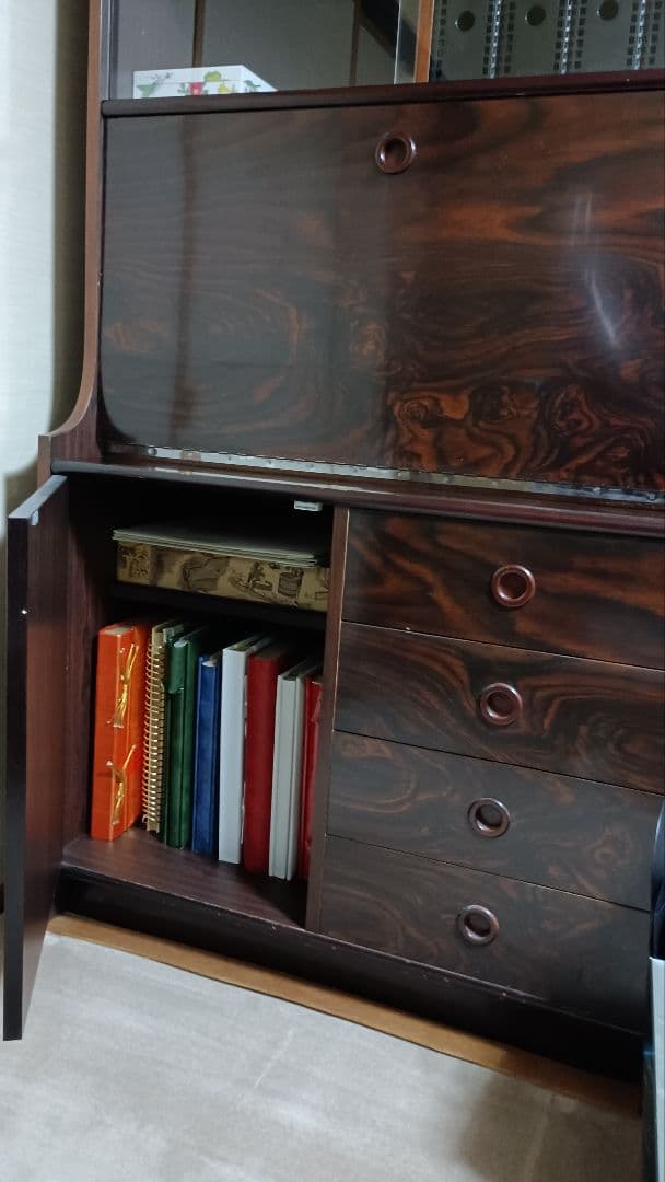 本棚兼デスク （机）→本体300円＋送料で譲ります