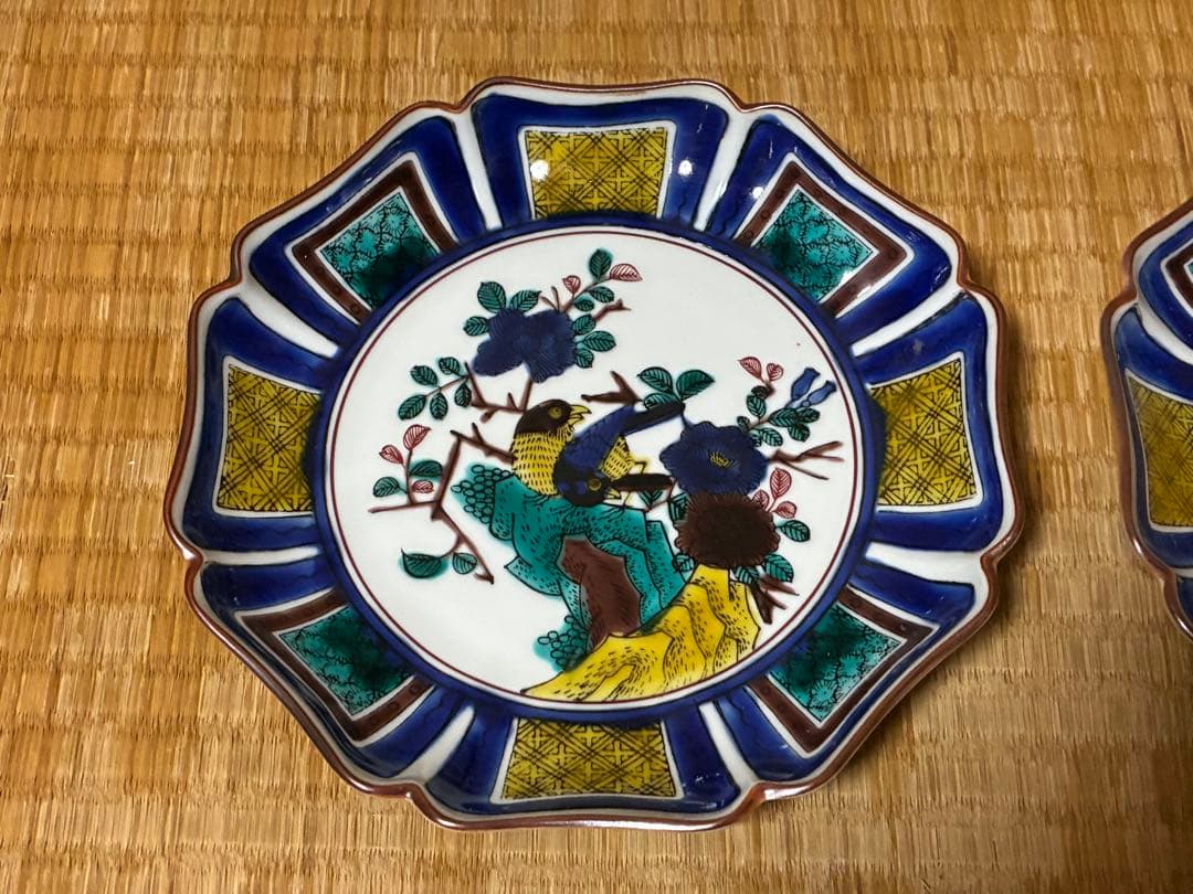 九谷焼 花と鳥の絵柄 八角形皿 二枚 作家物 俊◯