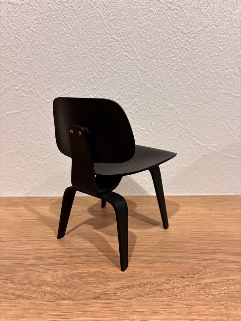 置物 Vitra Design Museum Eames DCW
