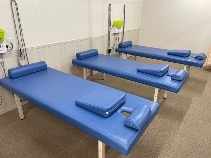 【引き取り限定】マッサージベッド　リラクゼーションベッド　4台