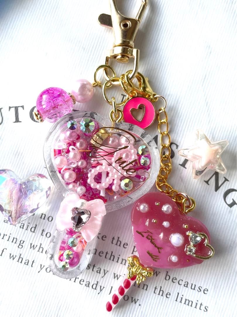 シャカシャカキーホルダー　ミツバチイースターシェイカー