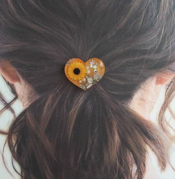 大人のひまわりハートレジンヘアゴム