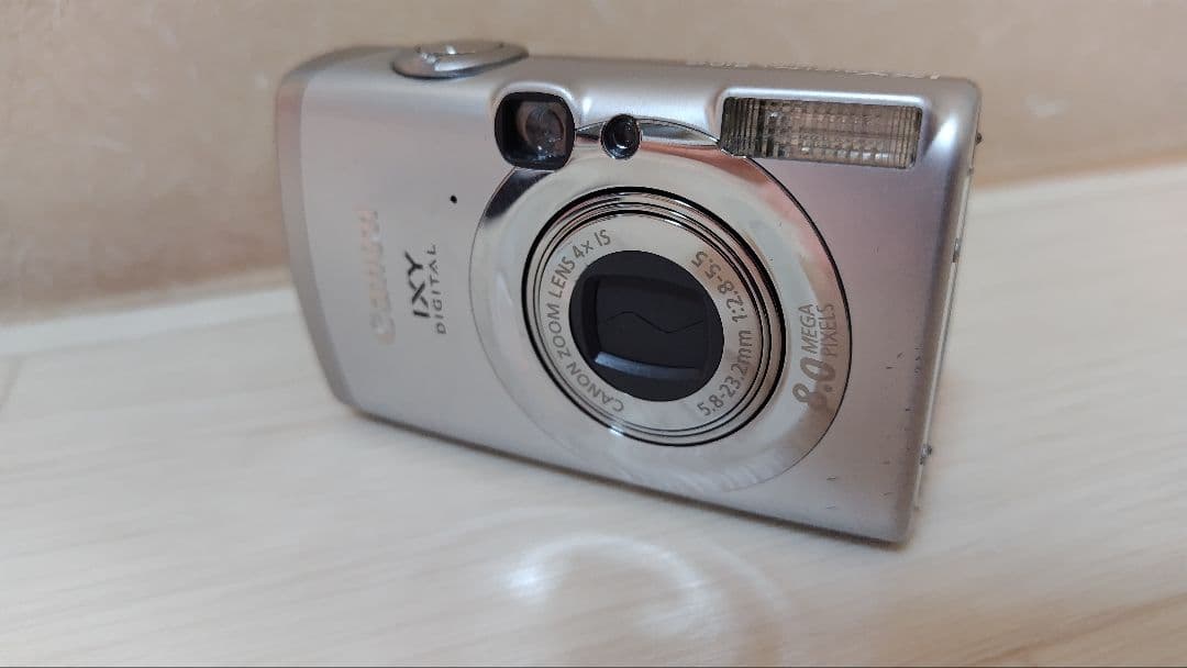 Canon　デジタルカメラ　IXY810IS ジャンク品