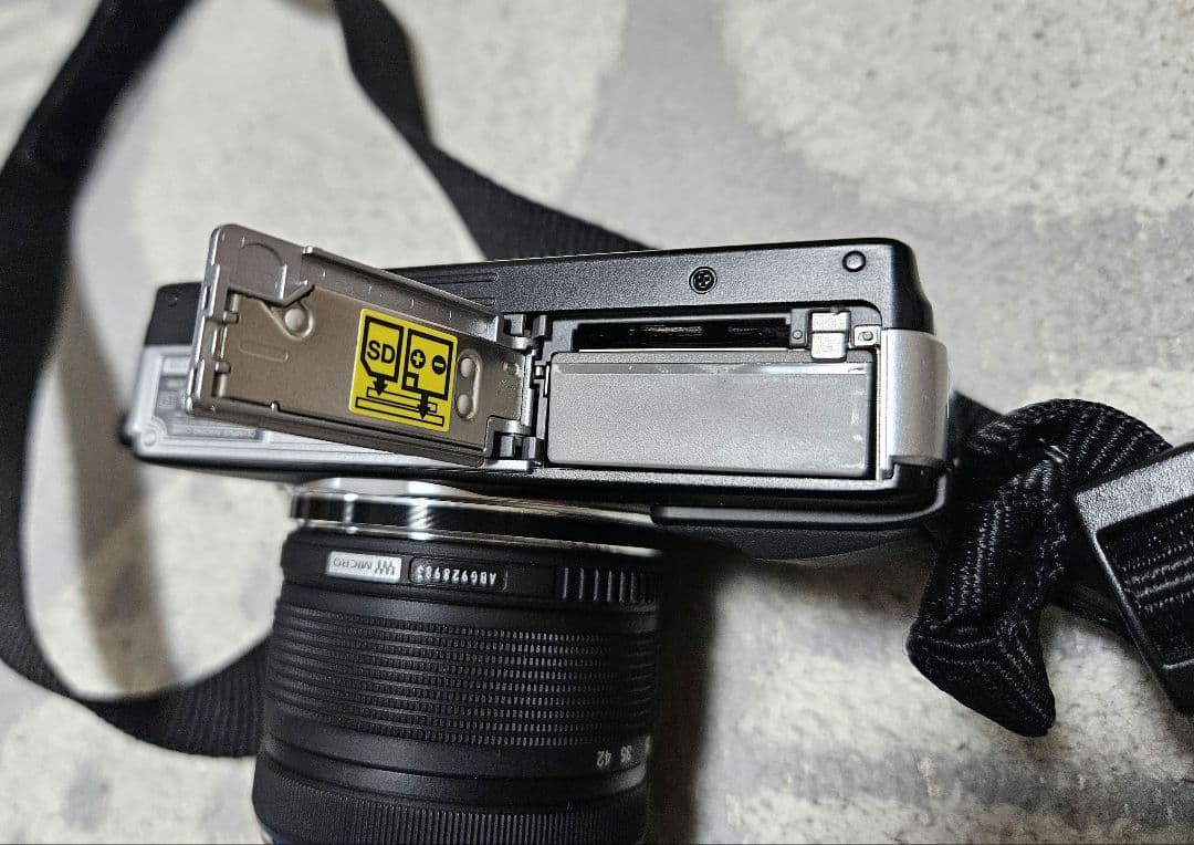 OLYMPUS カメラ OLYMPUS PEN Mini E-P2