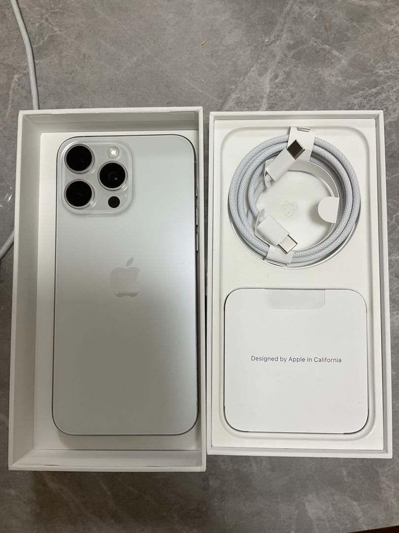 iPhone15ProMax 256GB SIMフリー 本体 美品 ホワイト