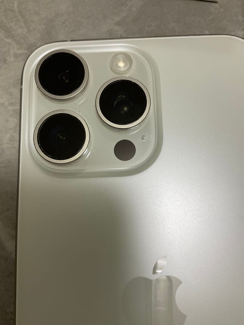 iPhone15ProMax 256GB SIMフリー 本体 美品 ホワイト