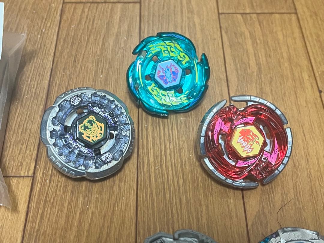 ベイブレードセット 多数のモデルと色