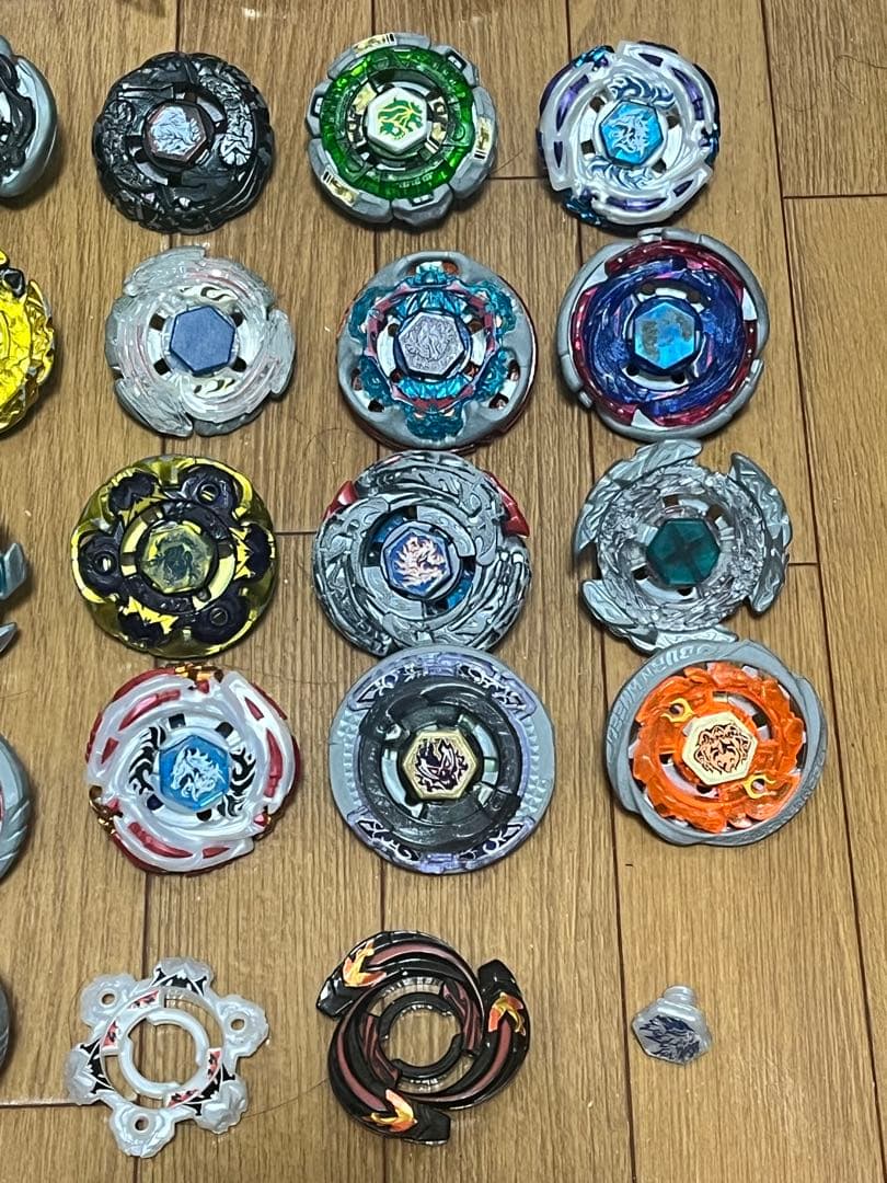 ベイブレードセット 多数のモデルと色