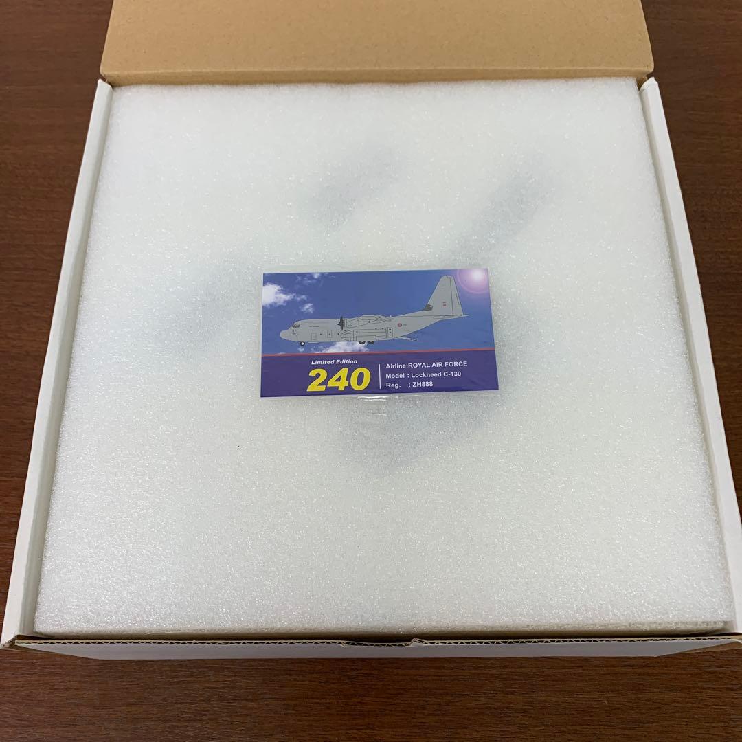 ❶　1/200　イギリス空軍 C-130 ハーキュリーズ ZH888