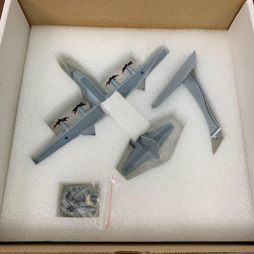 ❶　1/200　イギリス空軍 C-130 ハーキュリーズ ZH888