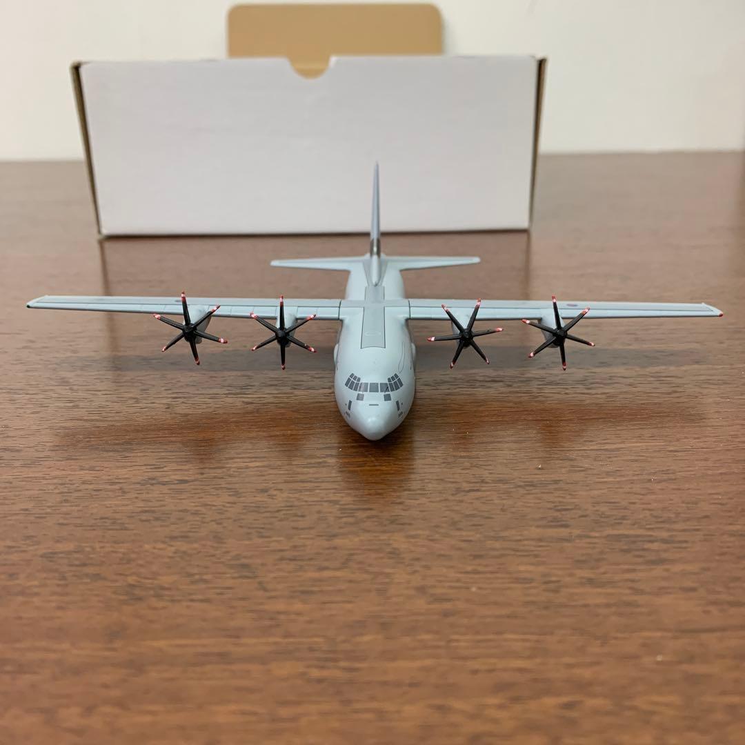 ❶　1/200　イギリス空軍 C-130 ハーキュリーズ ZH888