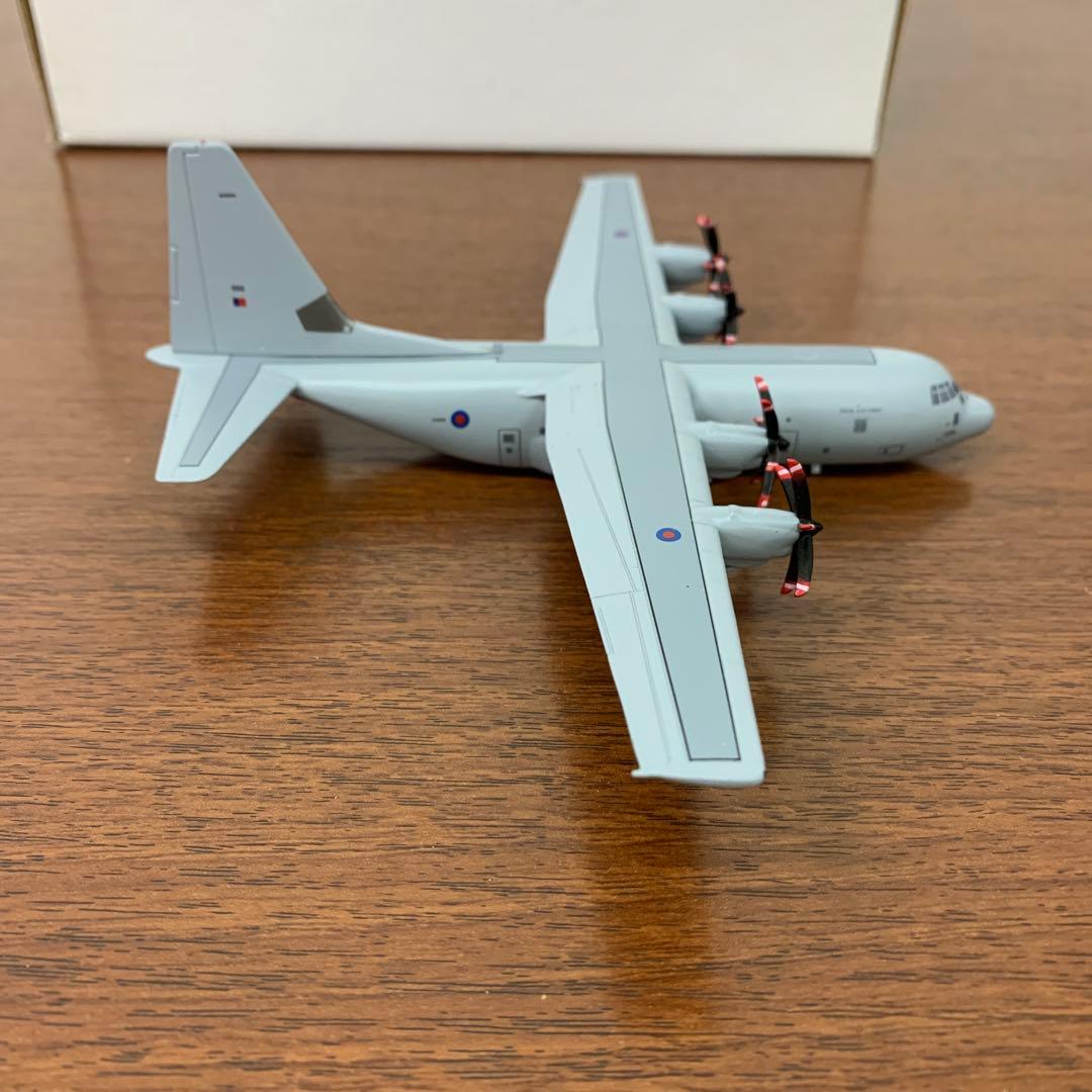 ❶　1/200　イギリス空軍 C-130 ハーキュリーズ ZH888