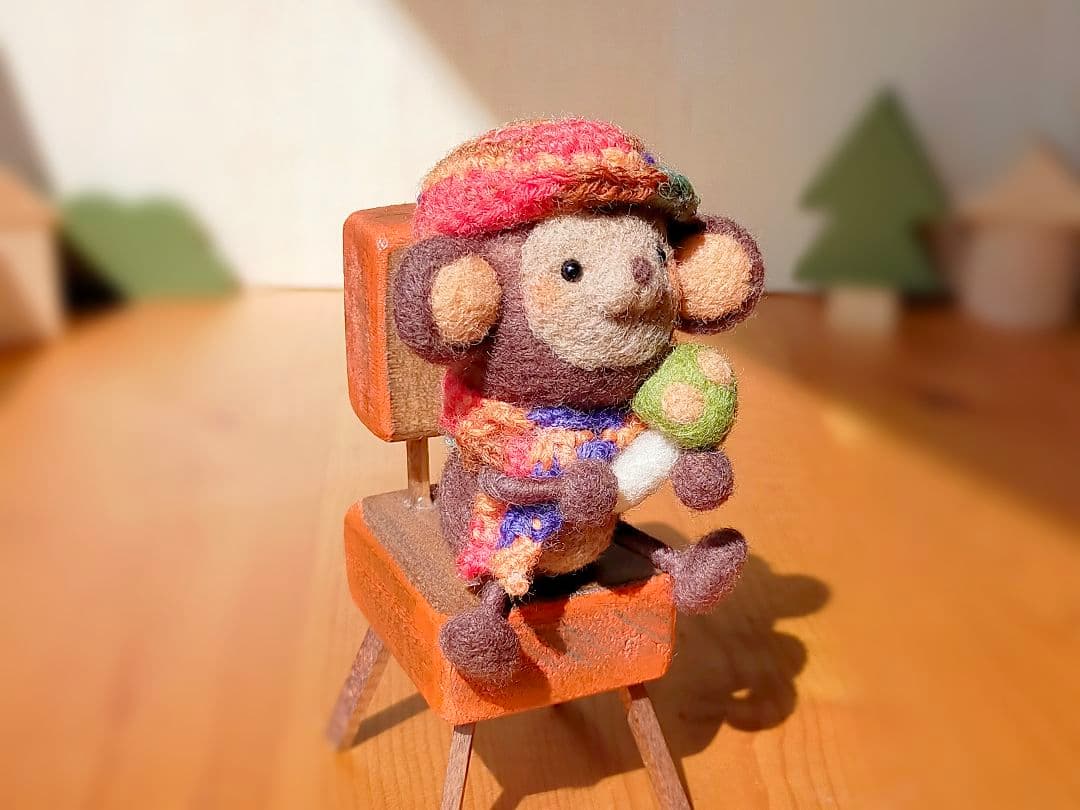 ✿羊毛フェルト✿ちっこいイスとおさるさん✿きのこ✿オレンジ✿