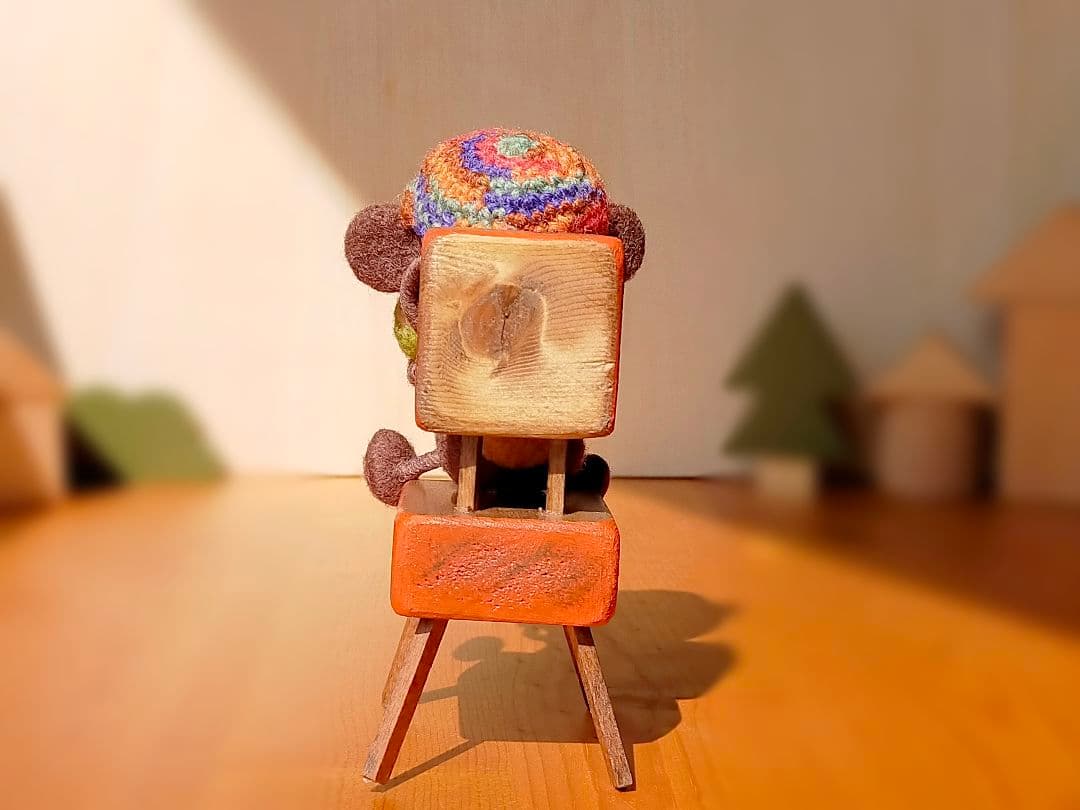 ✿羊毛フェルト✿ちっこいイスとおさるさん✿きのこ✿オレンジ✿