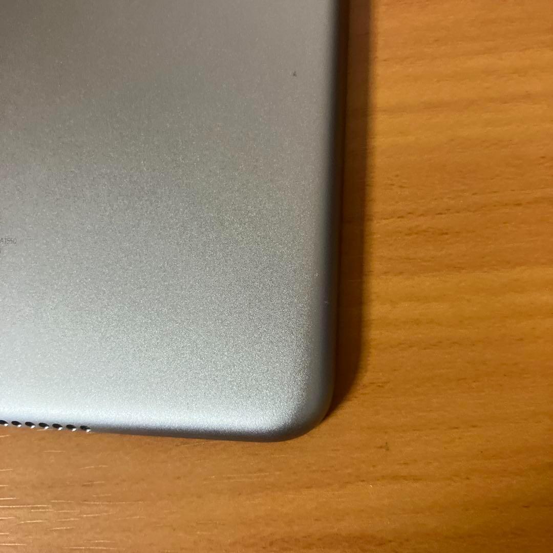 N*h様 美品Apple iPad mini4 第四世代 128GB Cellu