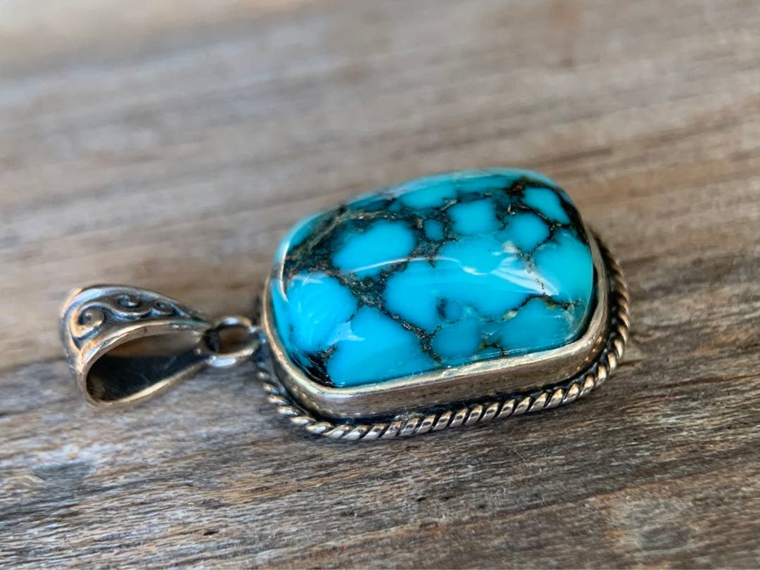 ターコイズ・ペンダント　トルコ石　天然石　tn739