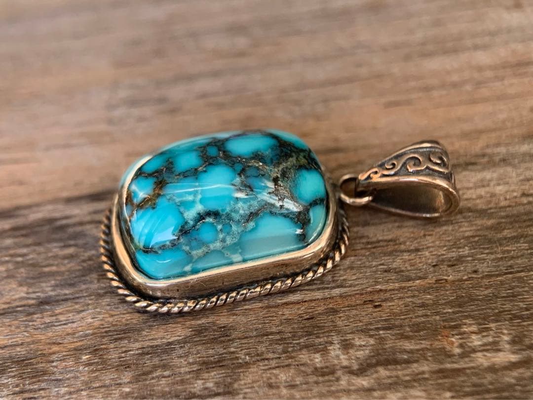 ターコイズ・ペンダント　トルコ石　天然石　tn739