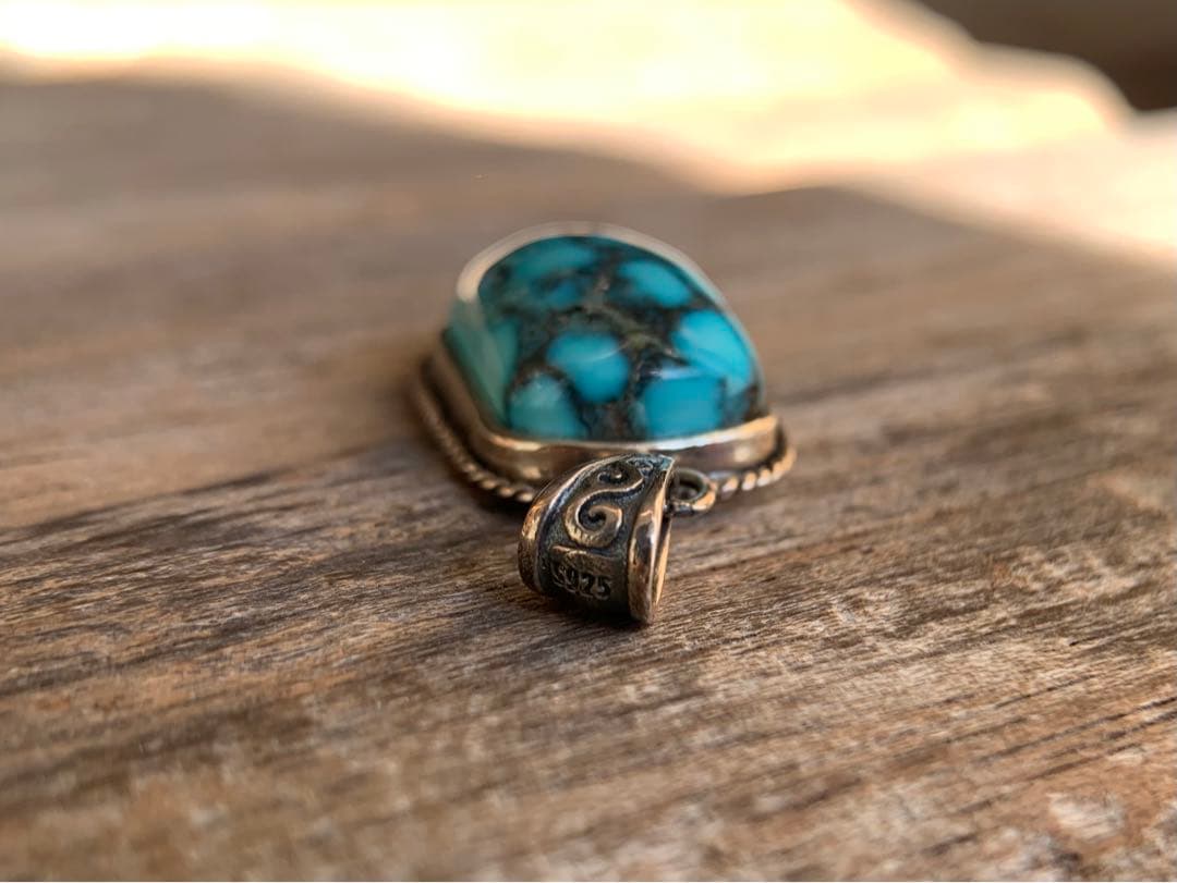 ターコイズ・ペンダント　トルコ石　天然石　tn739