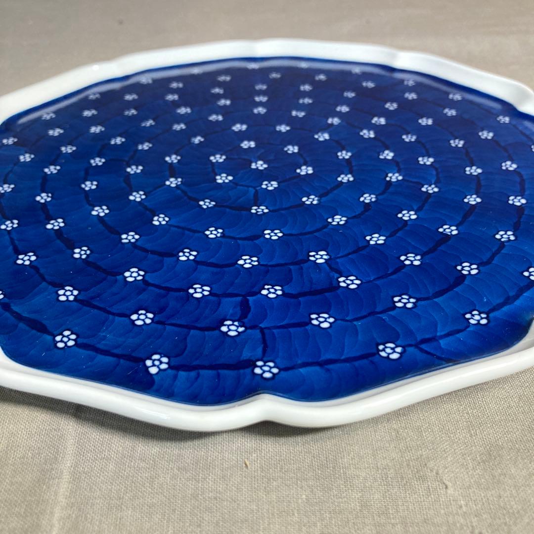 【源右衛門】古伊万里の伝統　日本の名窯　舘林源右衛門作　染付梅地紋　ケーキ平大皿