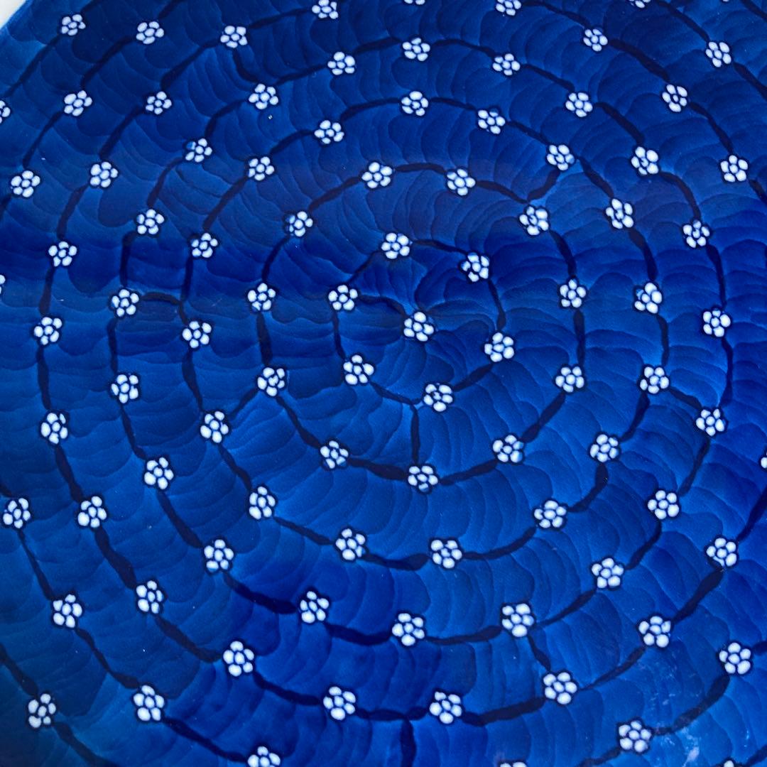 【源右衛門】古伊万里の伝統　日本の名窯　舘林源右衛門作　染付梅地紋　ケーキ平大皿