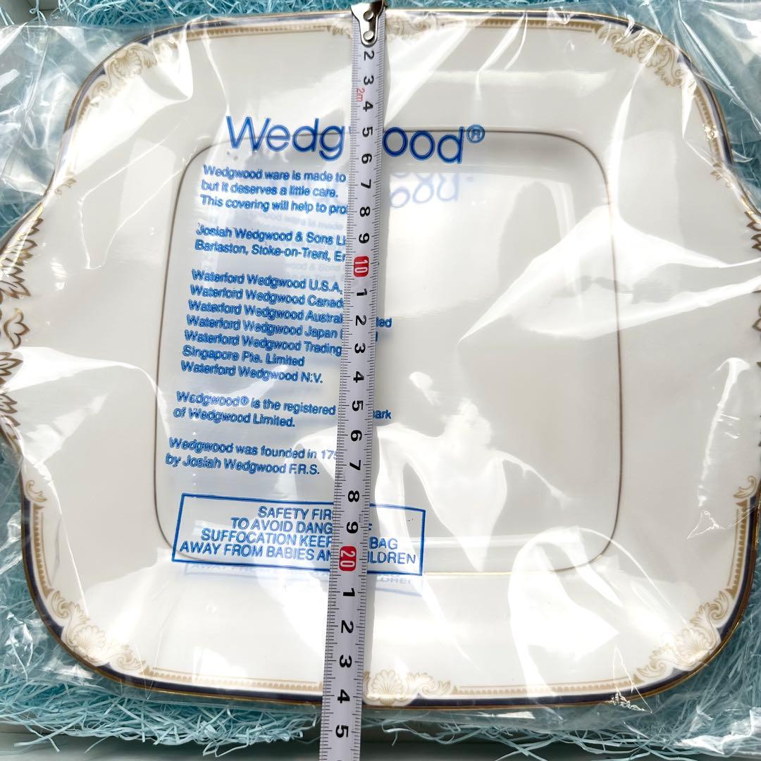 未使用　 ケーキプレート 金彩 スクエア型 黒壺　 箱付き