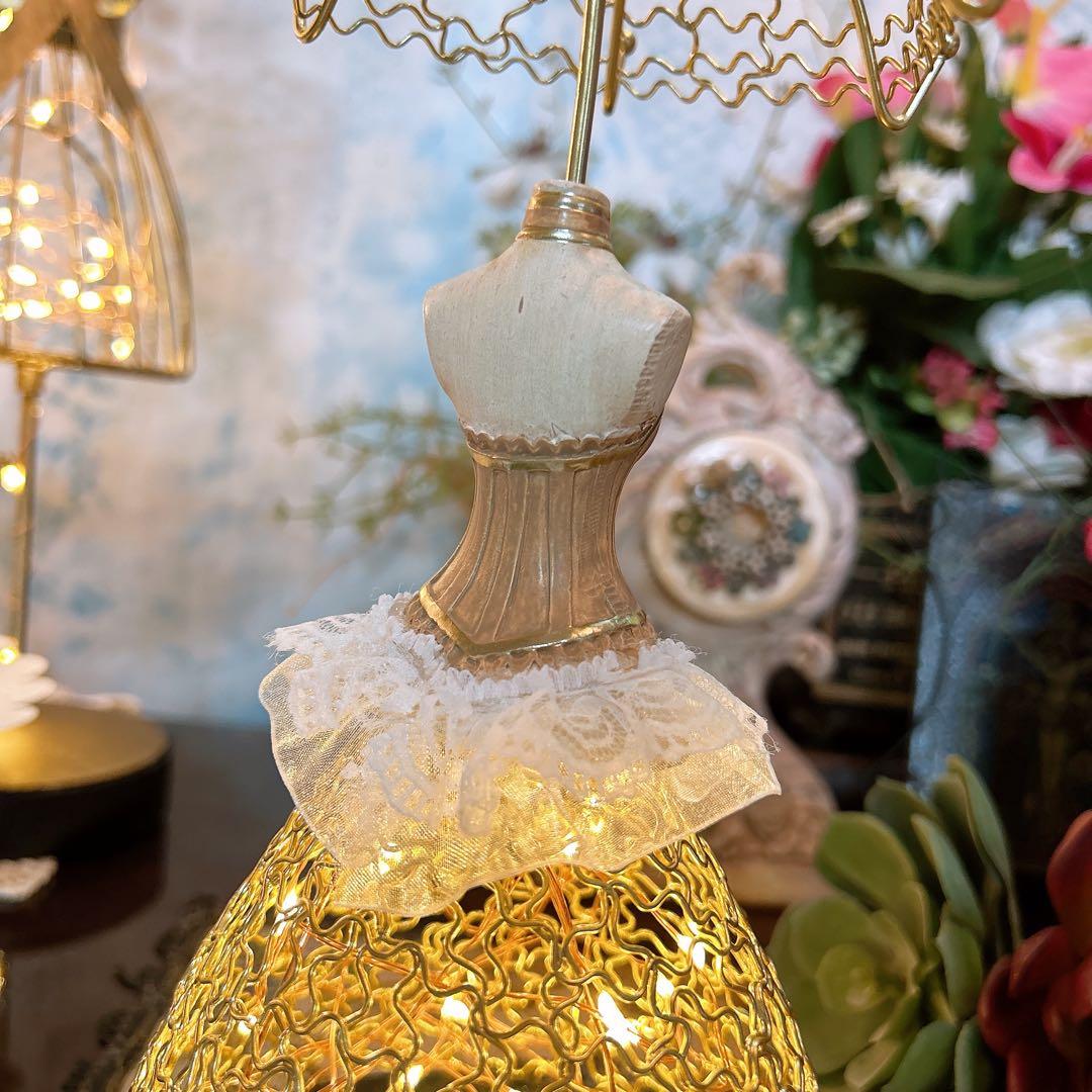 素敵に飾れるアクセサリースタンド ドレスアップトルソー 電飾付（電池蓋欠品）