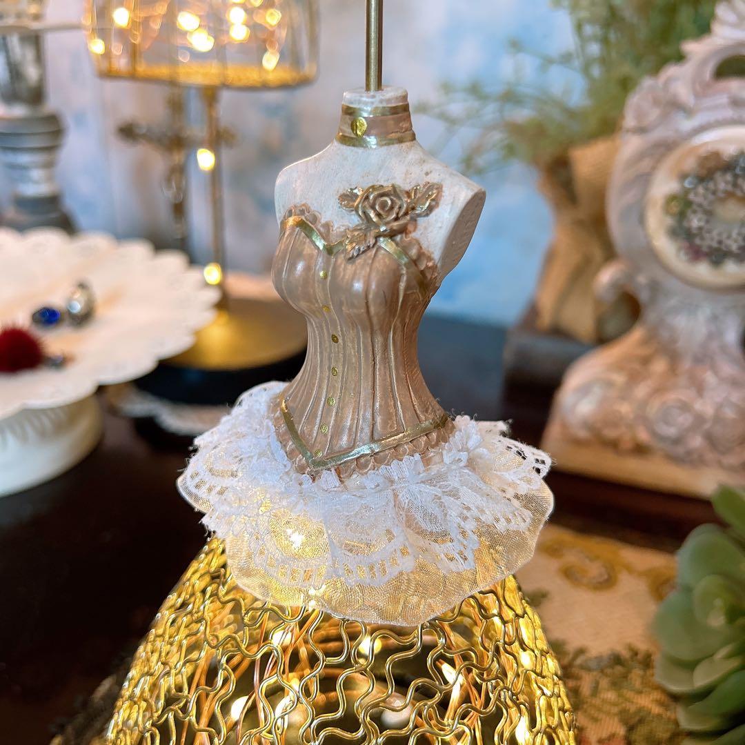 素敵に飾れるアクセサリースタンド ドレスアップトルソー 電飾付（電池蓋欠品）