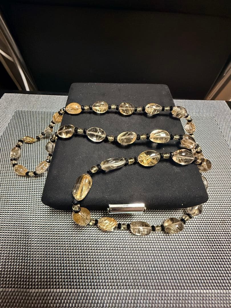 ルチルクォーツとオニキスロングネックレス