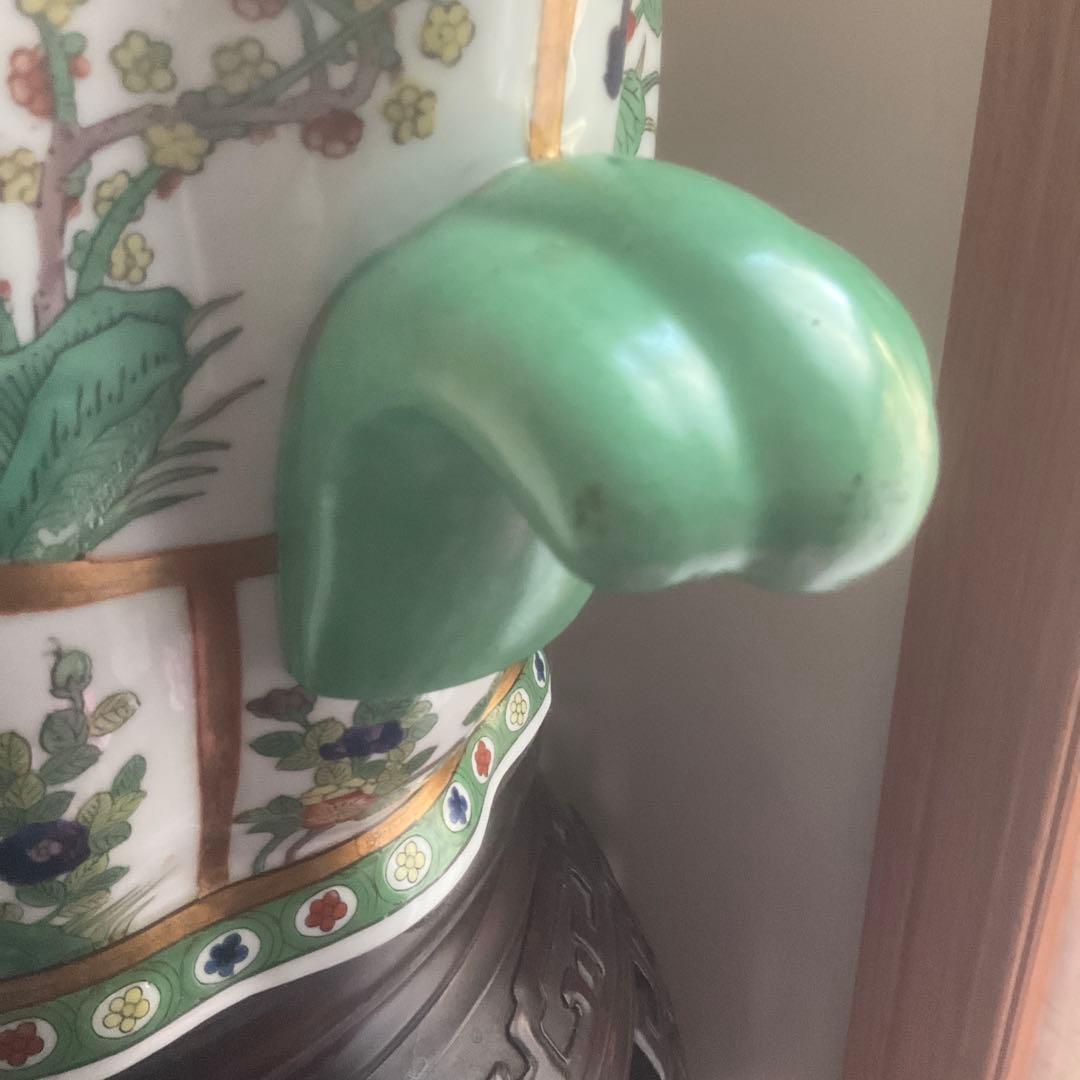 花と果物の装飾 陶器の水鉢、手描き、シノワズリ