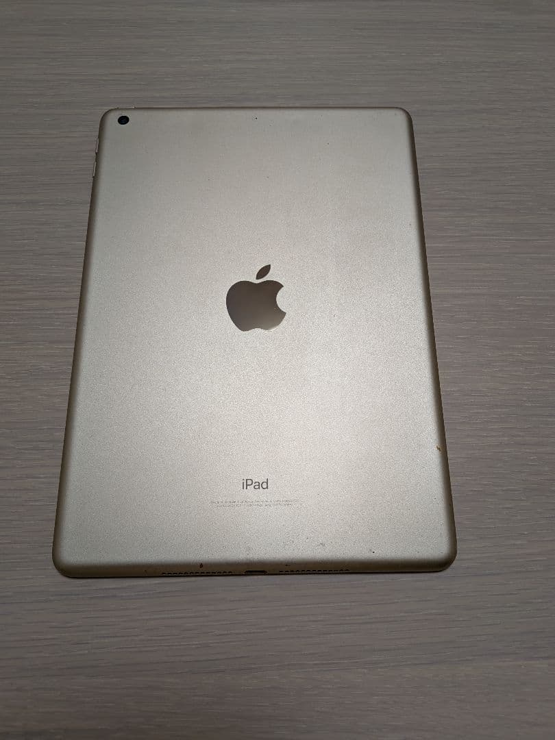 ​【付属品付】iPad (第5世代) 9.7インチWi-Fi 32GB 2017
