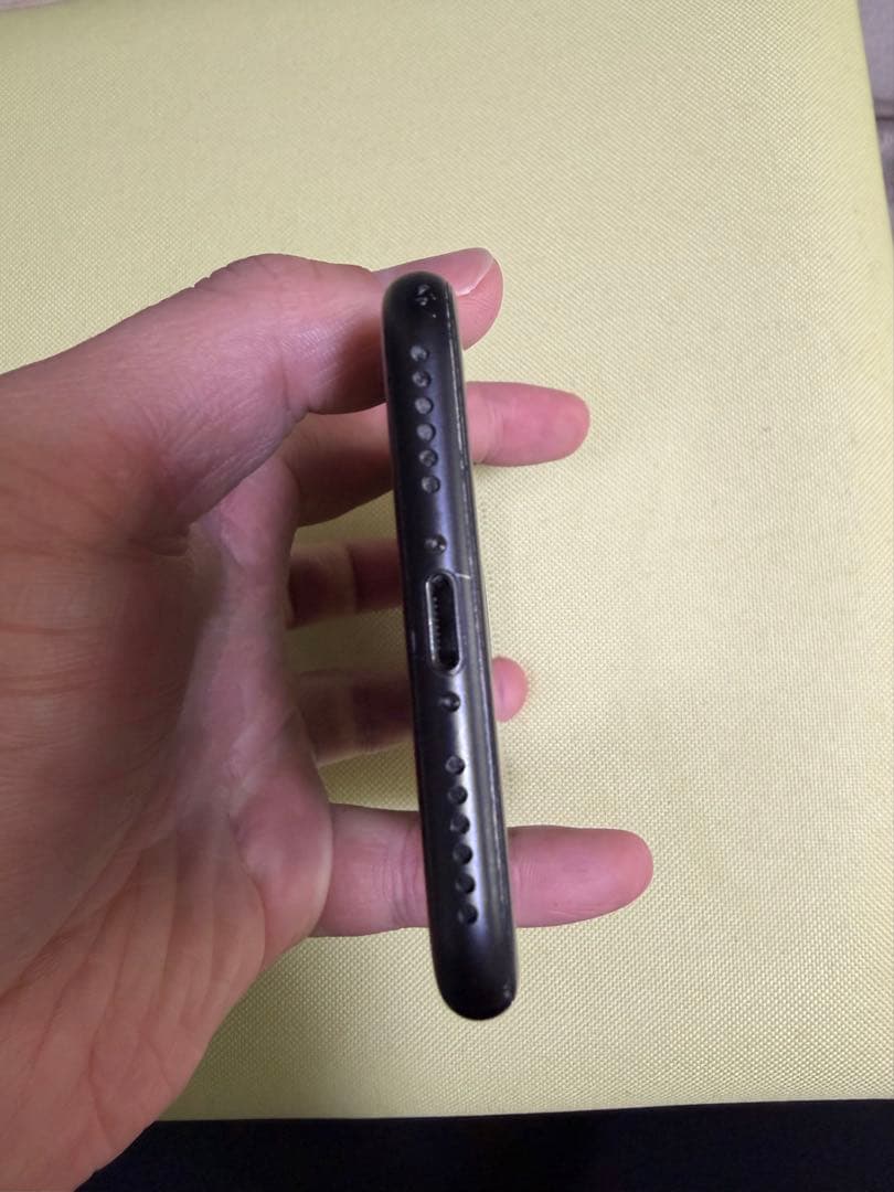 iPhone 7 32GB 本体 最大容量83% 【ブラック】