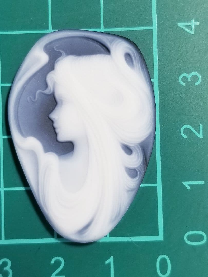 KM-141 サイン有り‼️青瑪瑙カメオルース