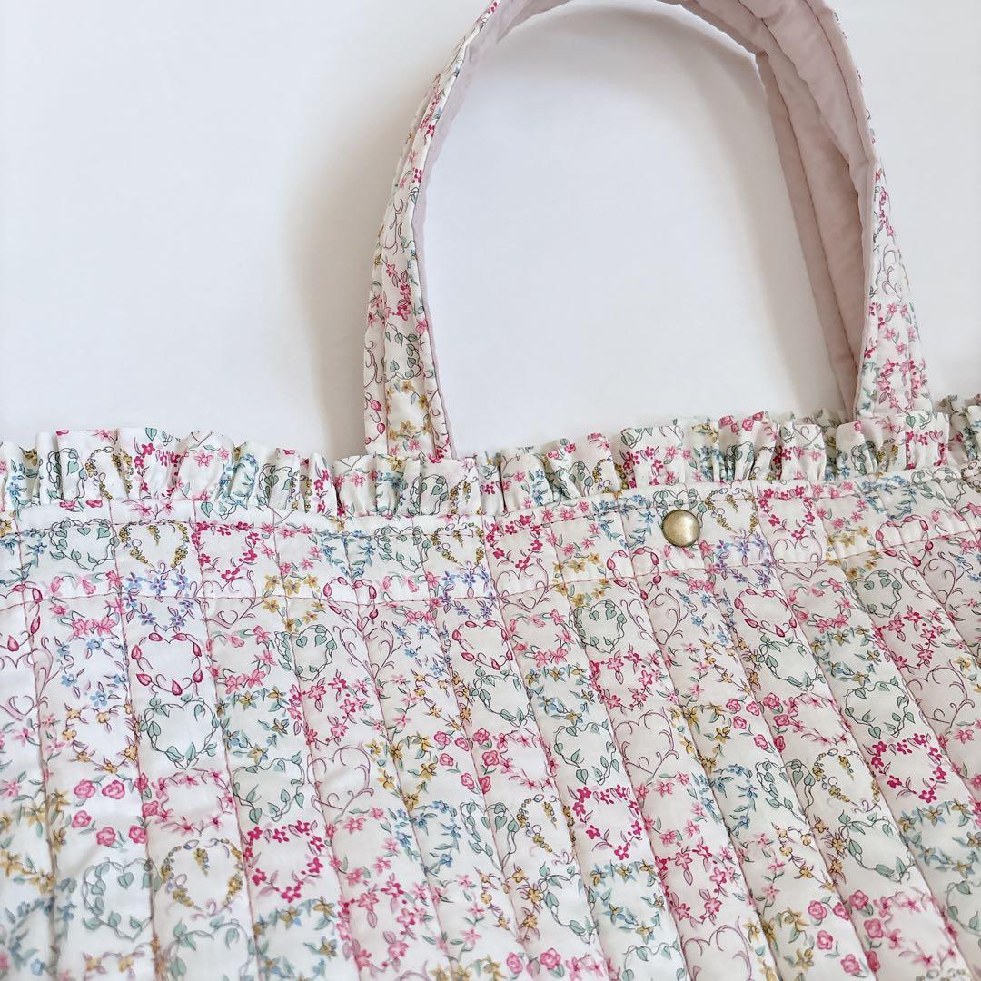 リバティ　フリルキルト特大トートバッグ　メイジー　ピンク　ハート　ヌビバッグ風
