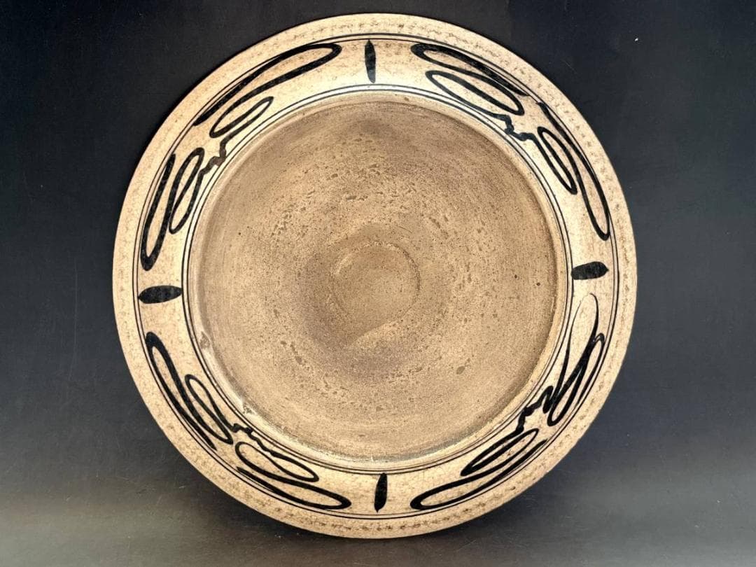 皿■古代の魚と葡萄の木 サンカローク スコータイ窯 鉄絵 黒呉須 安南 馬紋■